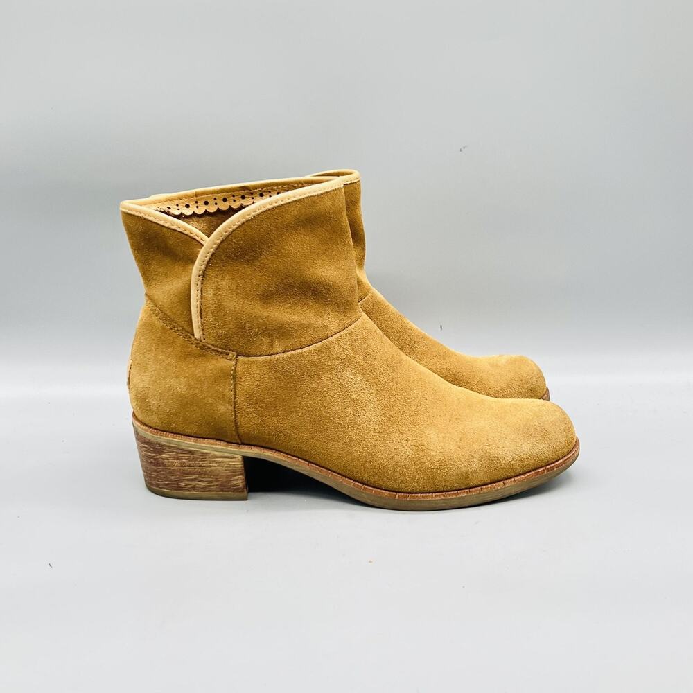 UGG Boots Womens 8 Brown Suede Ankle Block Heel Pull On Booties Shoes Comfort